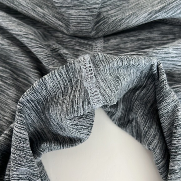 New Balance Buttery Fabric Gray Leggings Size Small - Picture 6 of 8